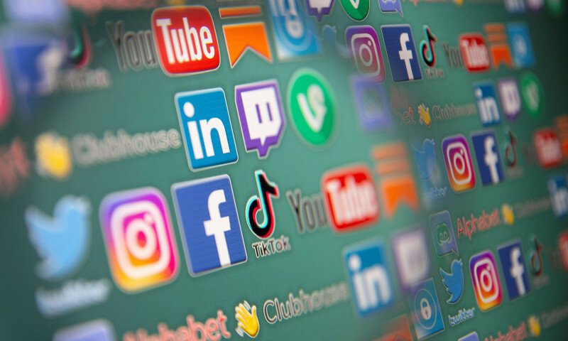 KP Govt bans use of social networking apps in offices